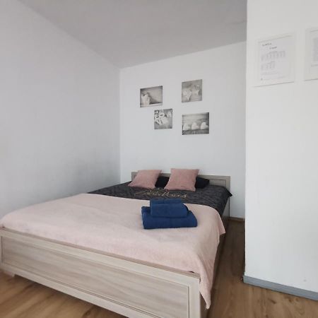 Kawalerka Z Balkonem 27 Apartment Czestochowa Exterior photo