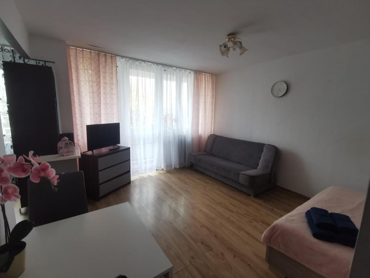 Kawalerka Z Balkonem 27 Apartment Czestochowa Exterior photo